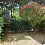 Cozy With Private Garden Near The