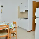 公寓 Cozy With Private Garden Near The *