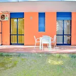 公寓 Cozy With Private Garden Near The 比比翁