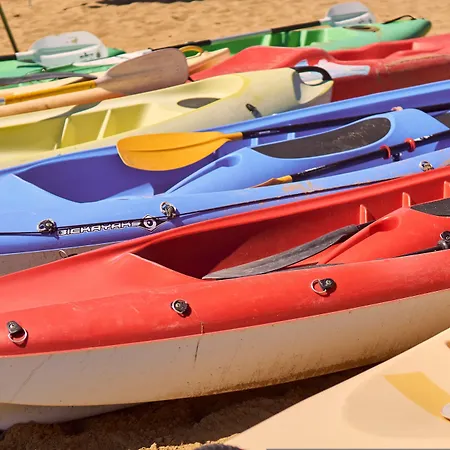 Cozy With Private Garden Near The