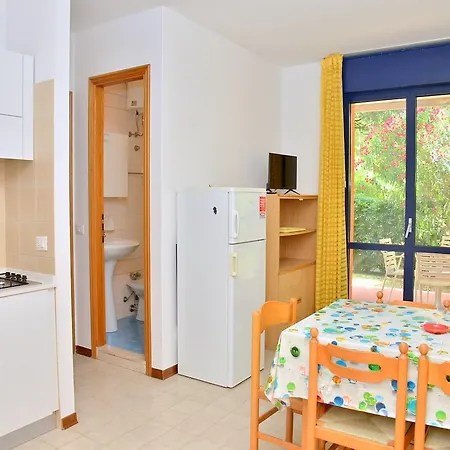 Cozy With Private Garden Near The * Μπιμπιόνε