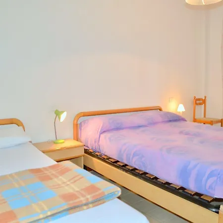 Cozy With Private Garden Near The Διαμέρισμα Μπιμπιόνε